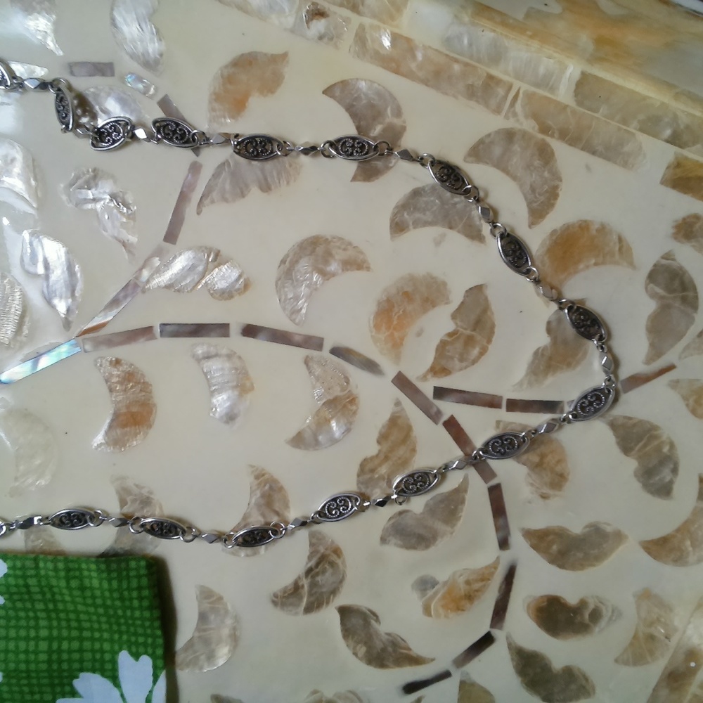 Brighton Silver Eye Glasses Holder Necklace,Beautiful - Picture 6 of 7
